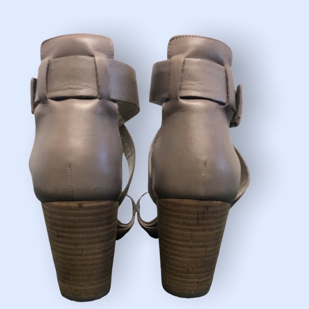 Ecco strappy chunk heels. Taupe, size 41 (10-10 1/2) NWOT - Picture 3 of 6